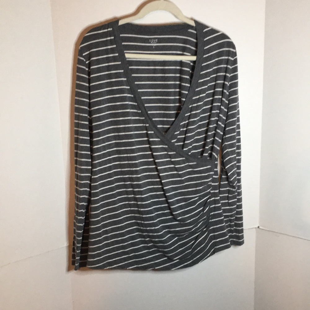LOVE BY GAP NURSING SHIRT SIZE L